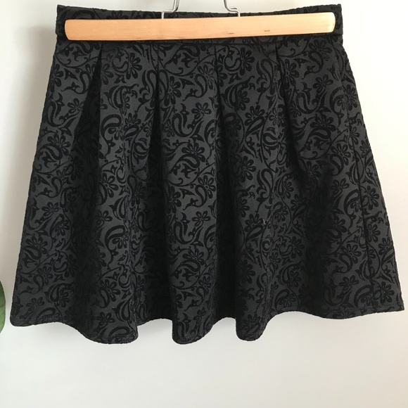 Forever 21 Jacquard Mini Skirt - Picture 2 of 6